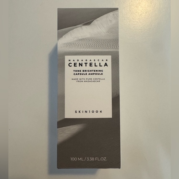 NWT Skin1004 Madagascar Centella Tone Brightening
Capsule Ampoule Serum 3.38 oz - Picture 2 of 7